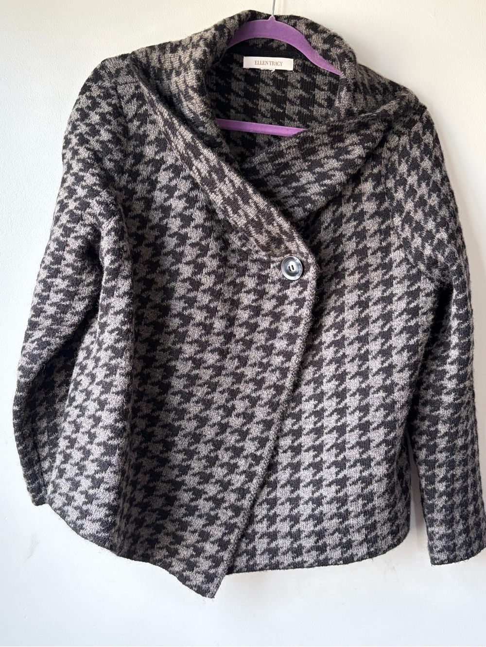 Ellen Tracy Black and Gray Houndstooth Shawl-Collar Single-Button Jacket